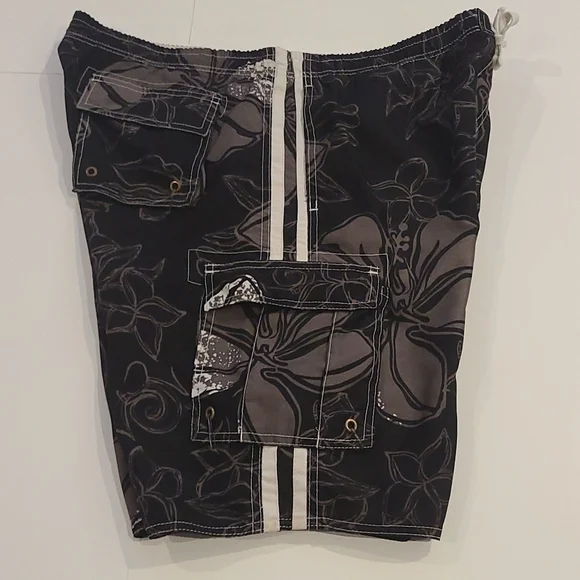 3/$20 US Apparel Black & Tan Hawaiian Print Swim Trunks - Picture 3 of 7